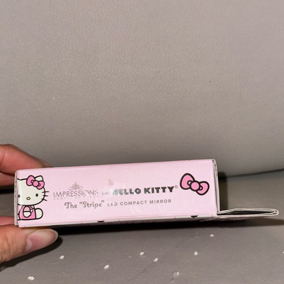 Impressions Vanity x Hello Kitty “The Stripe" LED Compact Mirror - Picture 4 of 8